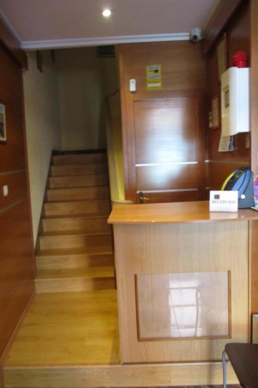 Hostal Becares ปาเลนเซีย ภายนอก รูปภาพ