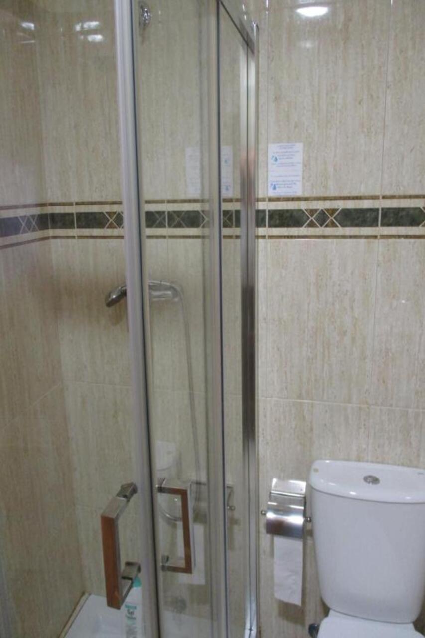 Hostal Becares ปาเลนเซีย ภายนอก รูปภาพ