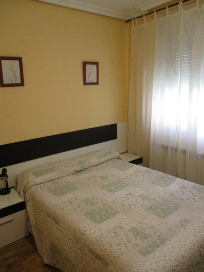 Hostal Becares ปาเลนเซีย ภายนอก รูปภาพ