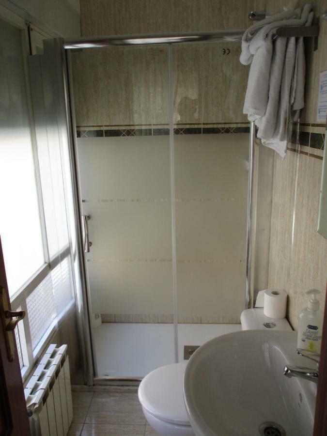 Hostal Becares ปาเลนเซีย ภายนอก รูปภาพ